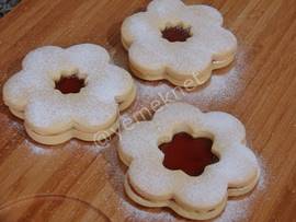 Linzer Kurabiye (Marmelatlı Kurabiye)